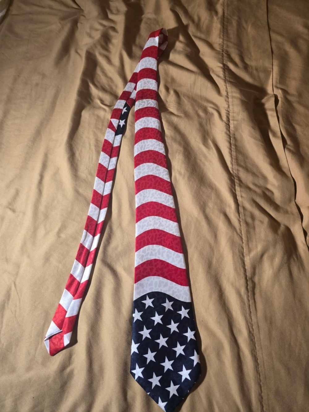 PATRIOTIC TIE IN STARS AND STRIPES